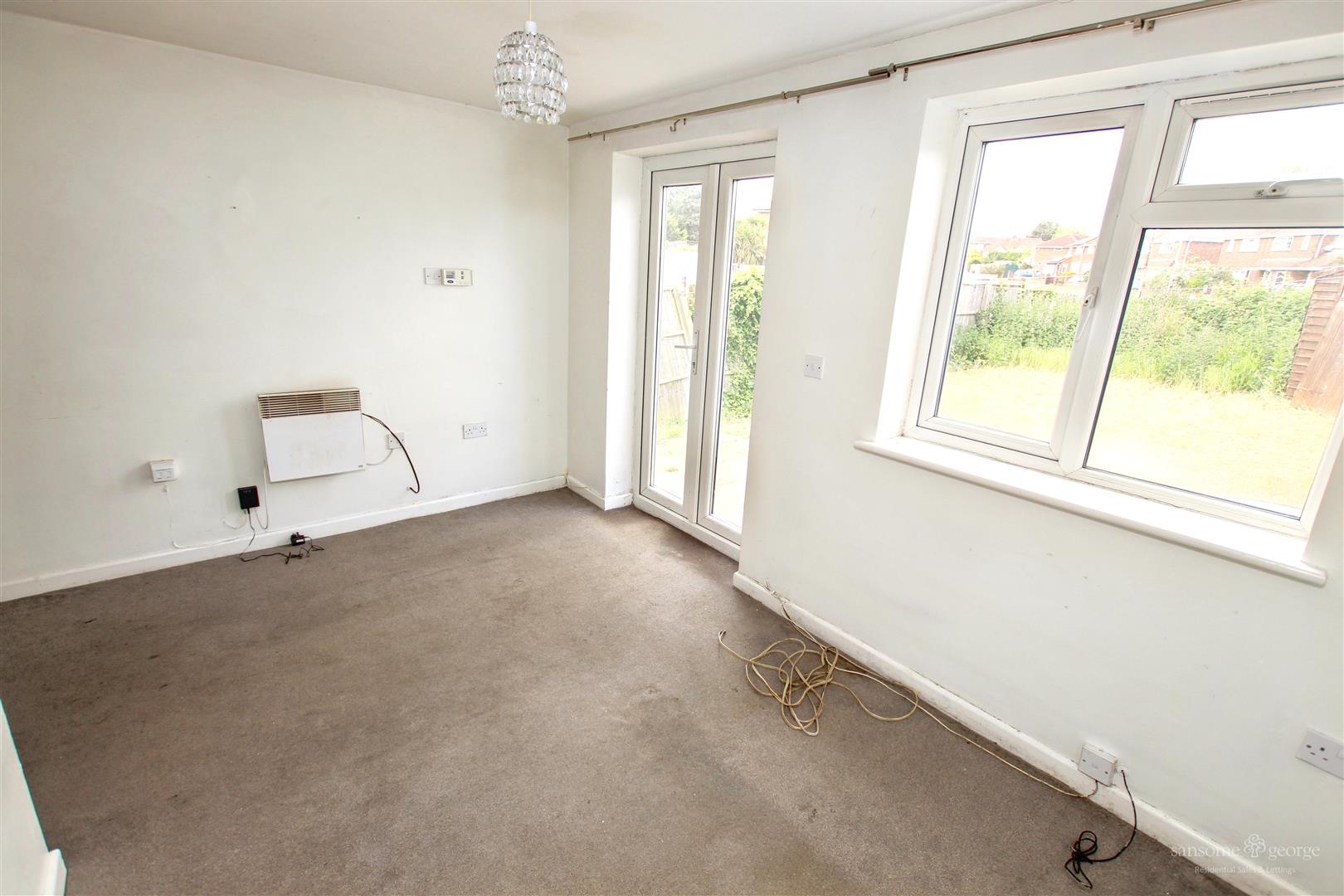2 bed property in Gainsborough Road, Reading